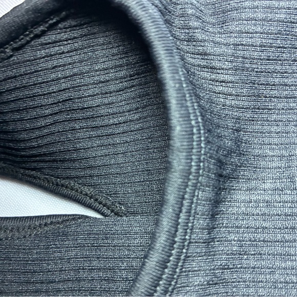 Black Ribbed Crop Top - Picture 7 of 10